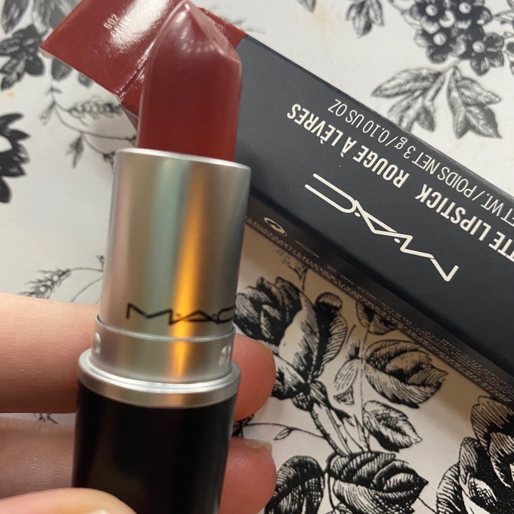 MAC Lipstick - Picture 3 of 3
